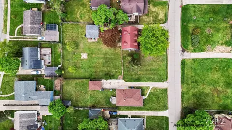 1254 Beechwood St NE, Grand Rapids, MI 49505