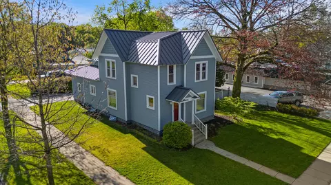 105 Hillsdale St, Hillsdale, MI 49242