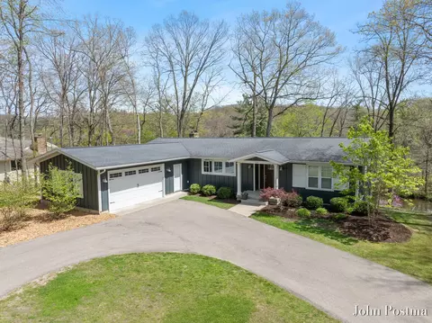 7314 Thornapple Park Dr SE, Grand Rapids, MI 49546