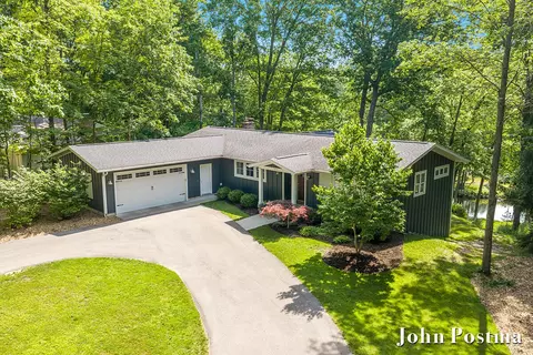 7314 Thornapple Park Dr SE, Grand Rapids, MI 49546
