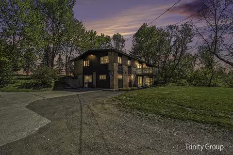 1281 Quincy St SW, Grandville, MI 49418