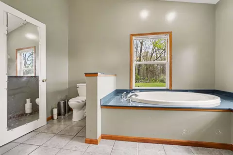 Bath - 26689 28th Ave, Gobles, MI 49055 photo 3 of 5