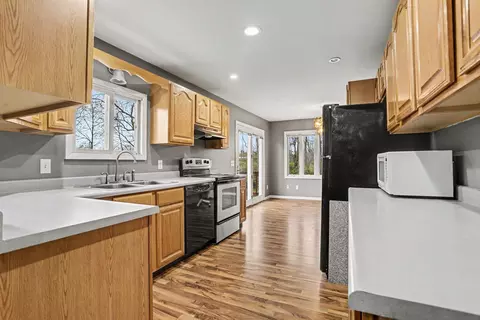 Kitchen - 26689 28th Ave, Gobles, MI 49055 photo 2 of 2