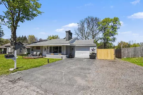197 E Beech St NE, Cedar Springs, MI 49319