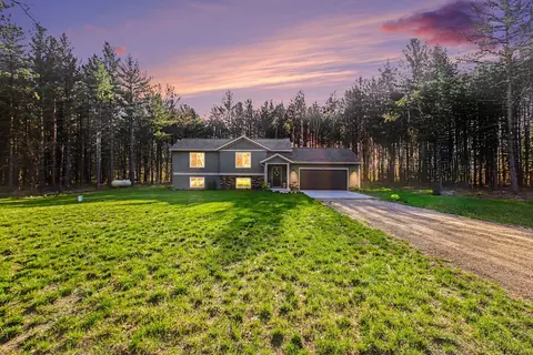 1671 Pineland Path, Allegan, MI 49010