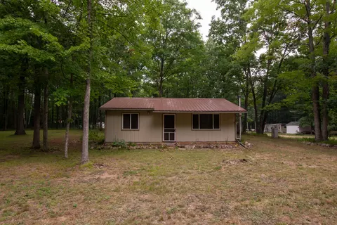 5896 Browns Rd, Lake, MI 48632