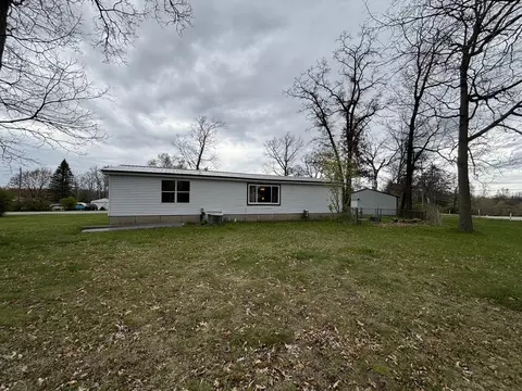 1578 E Pine Hill Ave, White Cloud, MI 49349