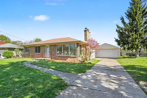 1411 Meadowlane Dr SE, Grand Rapids, MI 49508