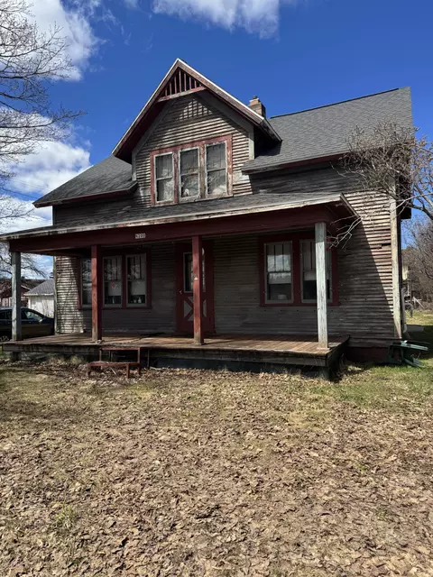 200 Nicholas Ave, Marquette, MI 49855
