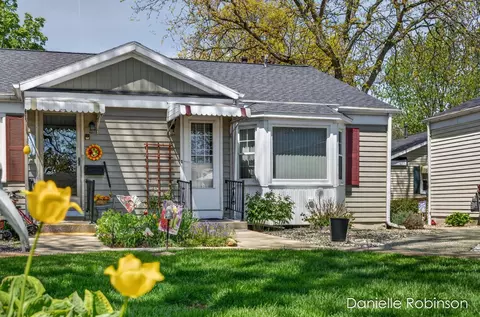 929 Village Ln #140, Jenison, MI 49428