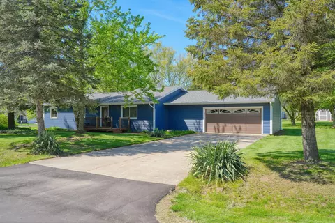 124 Carlysle Dr, Brooklyn, MI 49230