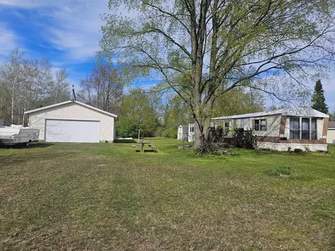 5180 Birch Island Dr, Barryton, MI 49305