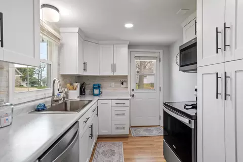 Kitchen - 735 Waterfront Dr, Coldwater, MI 49036 photo 1 of 2