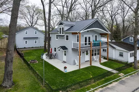 735 Waterfront Dr, Coldwater, MI 49036