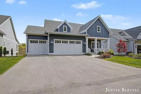 4297 Riverlands Ct NE, Grand Rapids, MI 49525