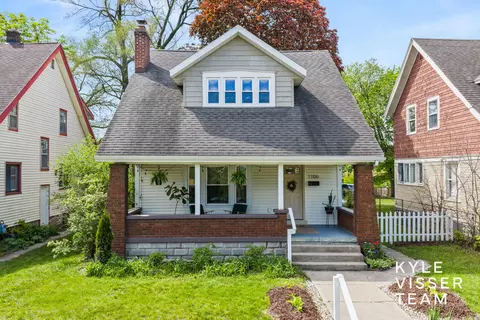 1106 Watkins St SE, Grand Rapids, MI 49507