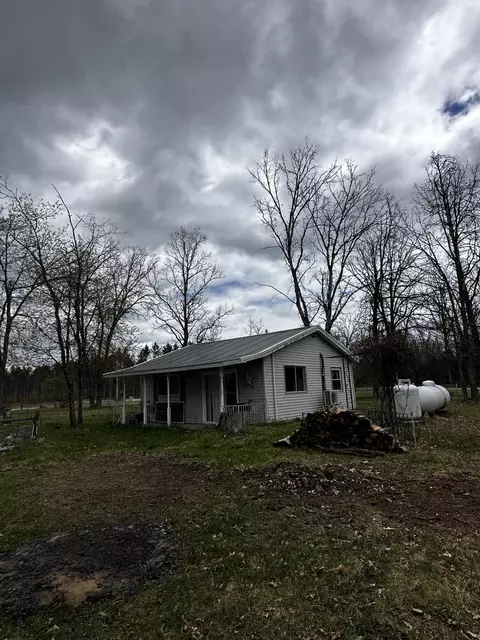 Exterior - 955 E 11 Mile Rd, Irons, MI 49644 photo 13 of 21