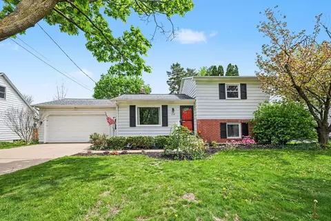 1716 Woodlawn Ave SE, Grand Rapids, MI 49506