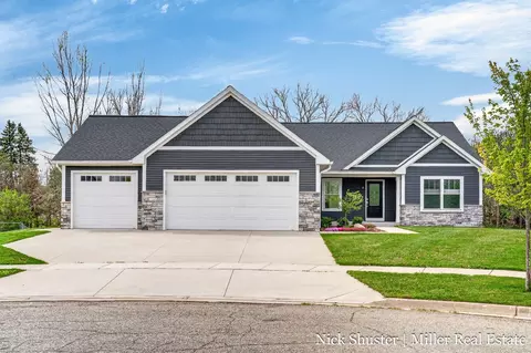 128 Thorn Hill Ct, Hastings, MI 49058