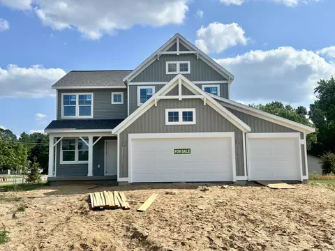 2190 Emerald Shore Cir, Grand Rapids, MI 49525