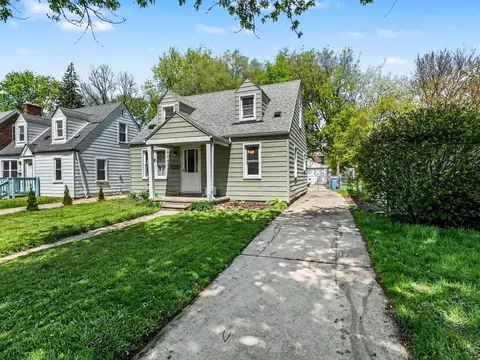 25850 Hanover St, Dearborn Heights, MI 48125