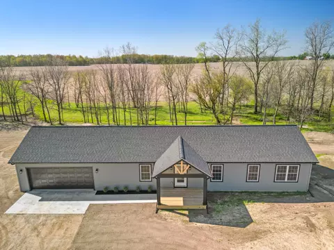 2346 W 112th St, Grant, MI 49327