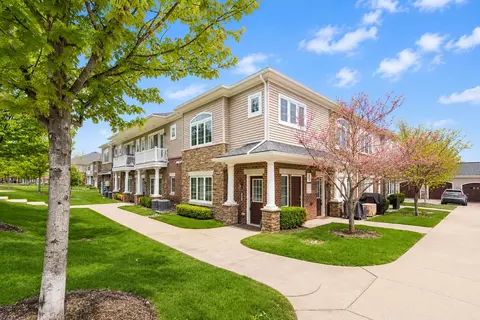 5535 Arbor Chase Dr, Ann Arbor, MI 48103