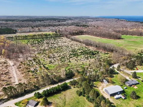 23 Sass Rd # A, Manistee, MI 49660