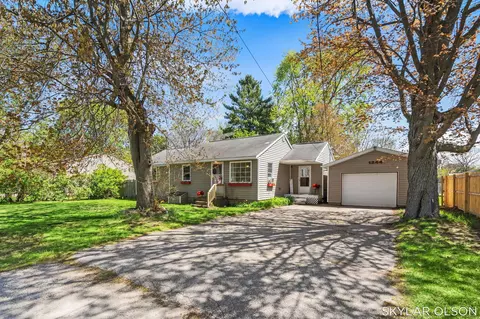 1244 Oaklea St, Muskegon, MI 49442