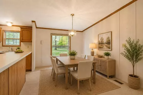 Dining - 2900 Pointer Dr, Saginaw, MI 48609 photo 2 of 4