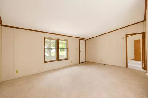 Living - 2900 Pointer Dr, Saginaw, MI 48609 photo 7 of 7