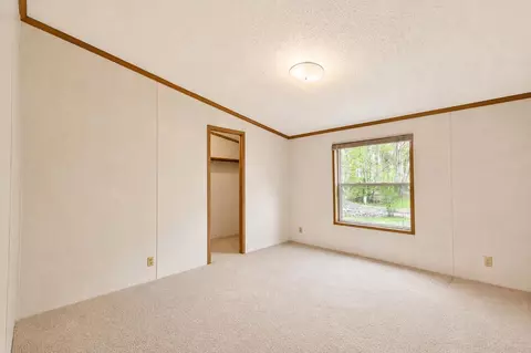 Bedroom - 2900 Pointer Dr, Saginaw, MI 48609 photo 12 of 23