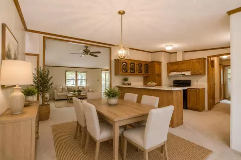 Dining - 2900 Pointer Dr, Saginaw, MI 48609 photo 4 of 4