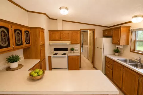Kitchen - 2900 Pointer Dr, Saginaw, MI 48609 photo 5 of 5