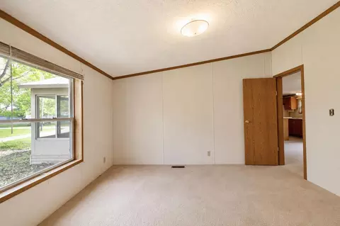 Bedroom - 2900 Pointer Dr, Saginaw, MI 48609 photo 13 of 23
