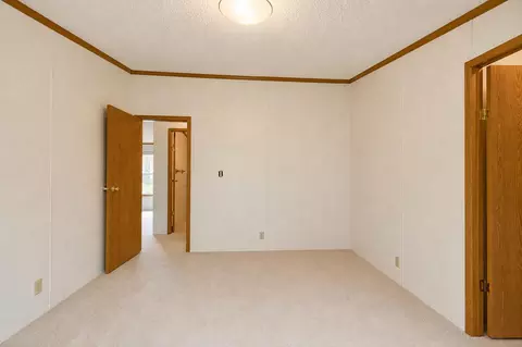 Bedroom - 2900 Pointer Dr, Saginaw, MI 48609 photo 15 of 23