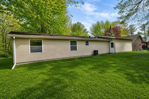 Exterior - 2900 Pointer Dr, Saginaw, MI 48609 photo 9 of 9