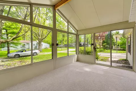 Exterior - 2900 Pointer Dr, Saginaw, MI 48609 photo 3 of 9