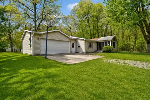 Exterior - 2900 Pointer Dr, Saginaw, MI 48609 photo 6 of 9