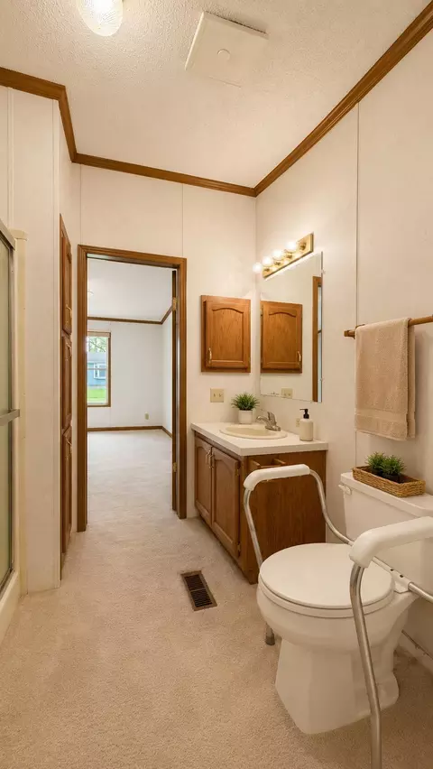 Bath - 2900 Pointer Dr, Saginaw, MI 48609 photo 3 of 6