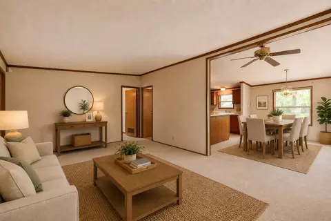 Living - 2900 Pointer Dr, Saginaw, MI 48609 photo 2 of 7