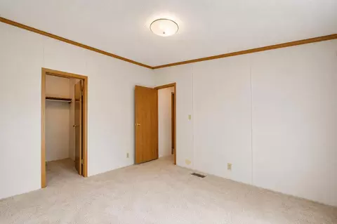 Bedroom - 2900 Pointer Dr, Saginaw, MI 48609 photo 21 of 23