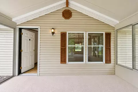 Exterior - 2900 Pointer Dr, Saginaw, MI 48609 photo 5 of 9