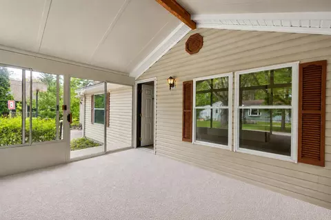 Exterior - 2900 Pointer Dr, Saginaw, MI 48609 photo 4 of 9