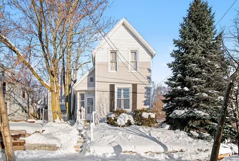 916 Lafayette Ave NE, Grand Rapids, MI 49503