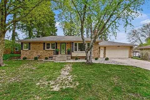 1942 Woodcliff Ave SE, Grand Rapids, MI 49506