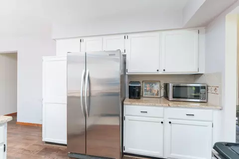 Kitchen - 6727 Robison Ln, Saline, MI 48176 photo 3 of 3