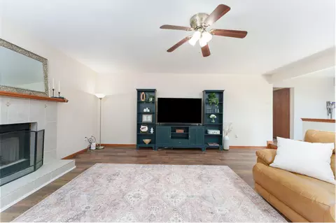 Living - 6727 Robison Ln, Saline, MI 48176 photo 7 of 8