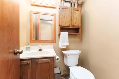Bath - 6727 Robison Ln, Saline, MI 48176 photo 1 of 4