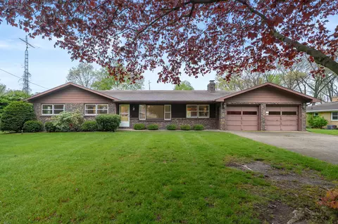 2286 Shiawasee Ln, Stevensville, MI 49127